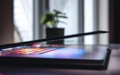 Nowy laptop lub smartfon? Sprawdź, co warto wiedzieć przed wydaniem pieniędzy